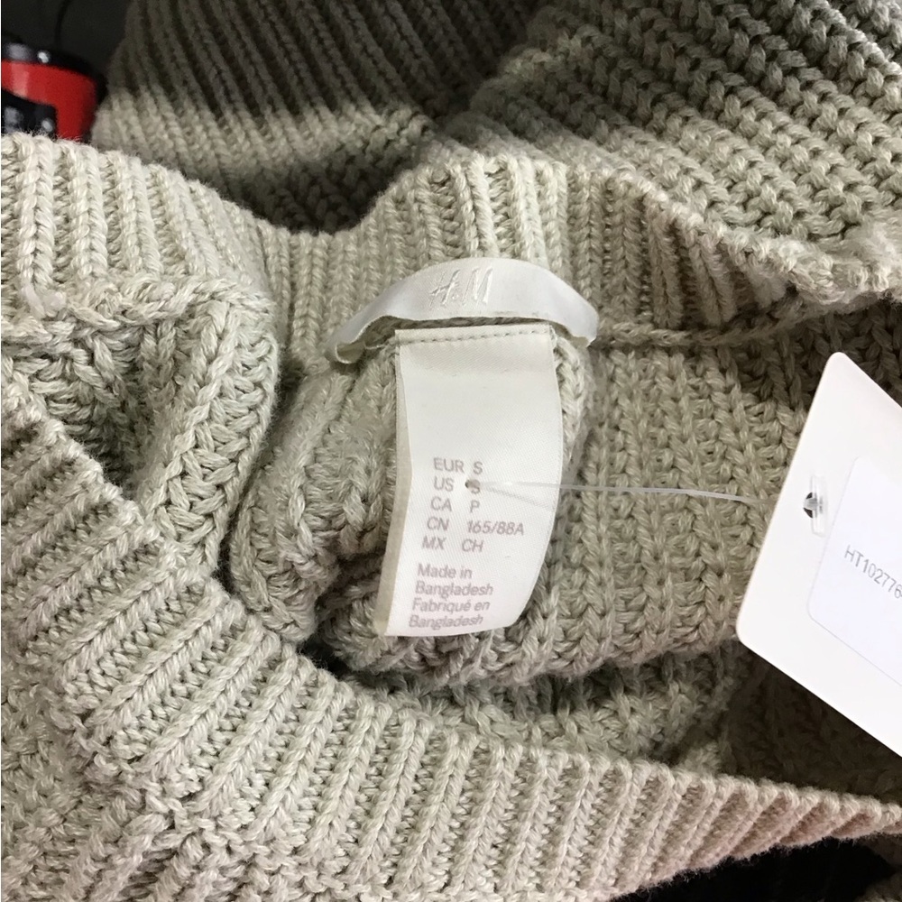 H&M Greenish sweater (s) NWOT - Picture 5 of 6